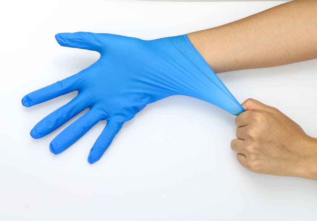丁腈手套的优点以及在不同行业的防护效果